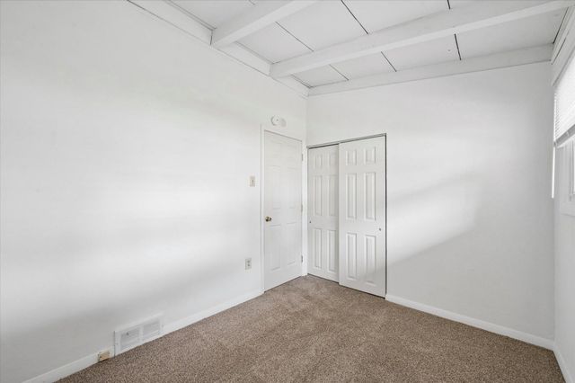 15 VILLAGE DR, Aston, PA 19014