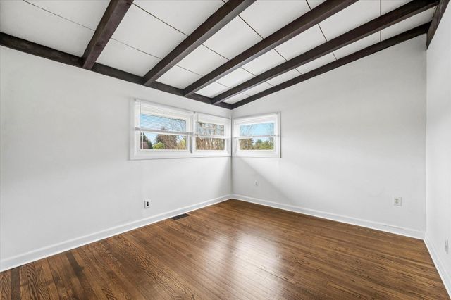 15 VILLAGE DR, Aston, PA 19014