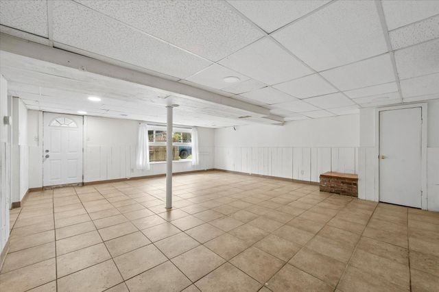 15 VILLAGE DR, Aston, PA 19014