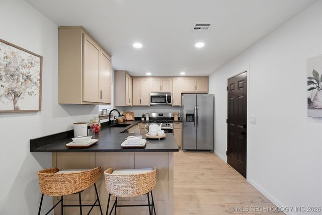 7806 N 121st East Avenue, Owasso, OK 74055