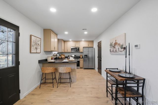 7806 N 121st East Avenue, Owasso, OK 74055