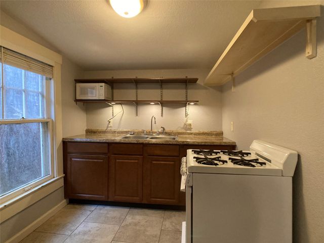 611 W 31st ST C, Austin, TX 78705