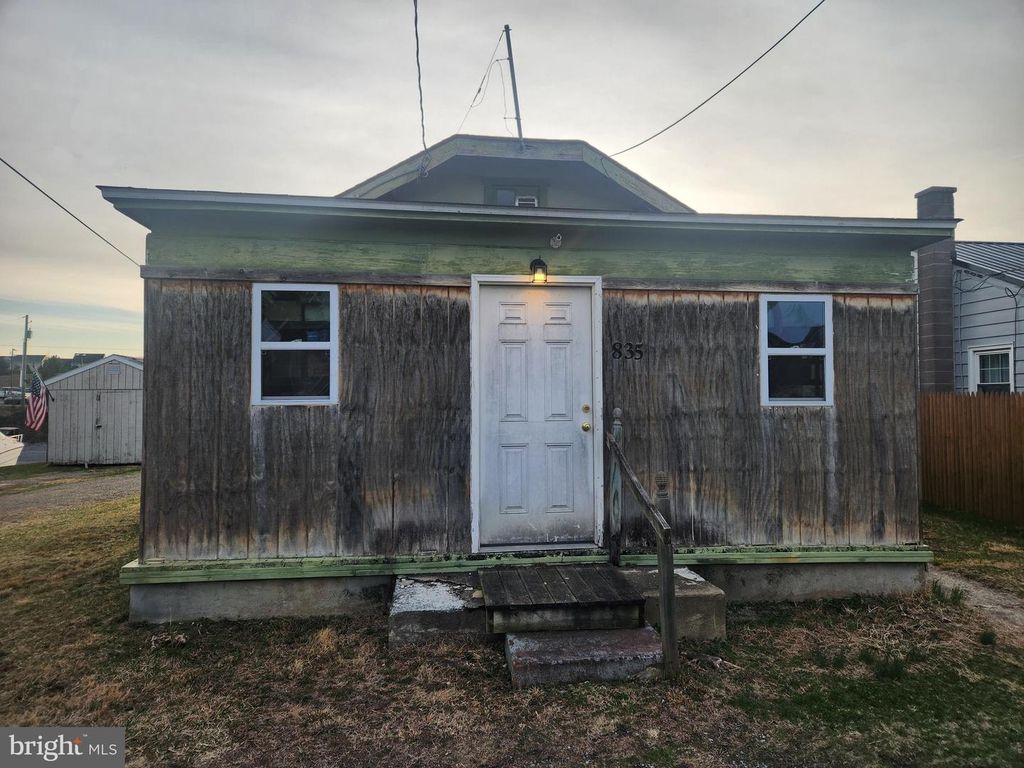 835 CONESTOGA AVE, Manheim, PA 17545