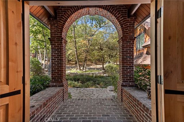 951 Osprey, Lake Arrowhead, CA 92352