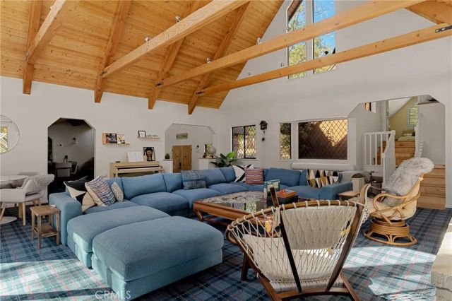 951 Osprey, Lake Arrowhead, CA 92352