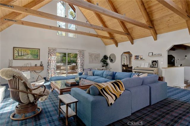 951 Osprey, Lake Arrowhead, CA 92352
