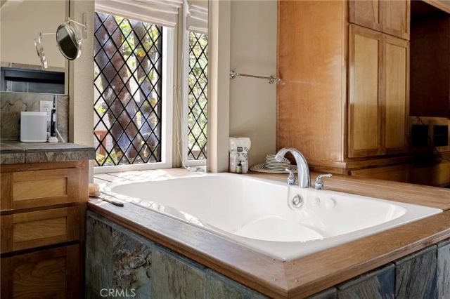 951 Osprey, Lake Arrowhead, CA 92352