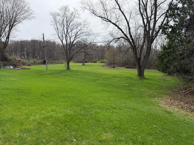 17085 W Salentine DRIVE, New Berlin, WI 53151