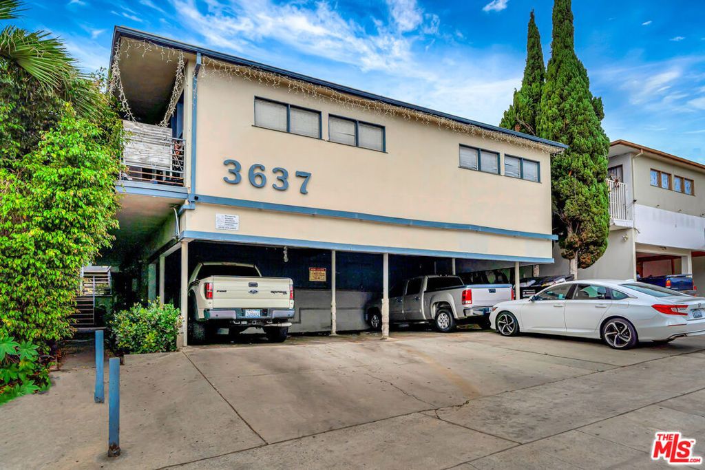 Image 1 of property listing at 3637 S Sepulveda Boulevard, Los Angeles, CA 90034