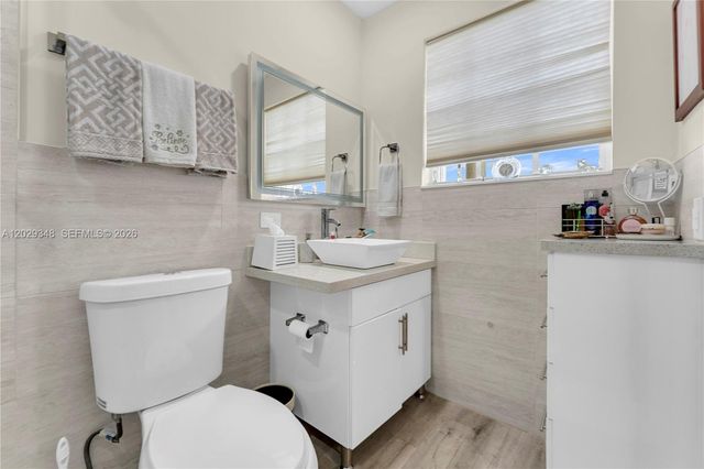 884 W 72nd Pl, Hialeah, FL 33014