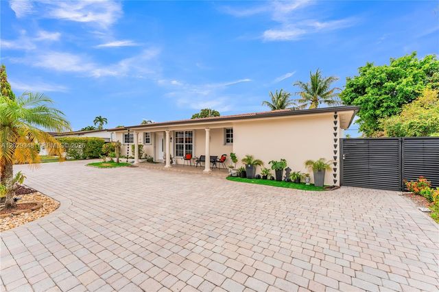 884 W 72nd Pl, Hialeah, FL 33014