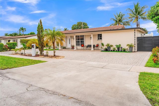 884 W 72nd Pl, Hialeah, FL 33014