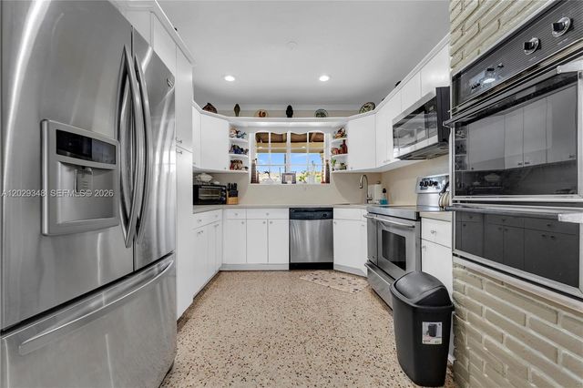 884 W 72nd Pl, Hialeah, FL 33014