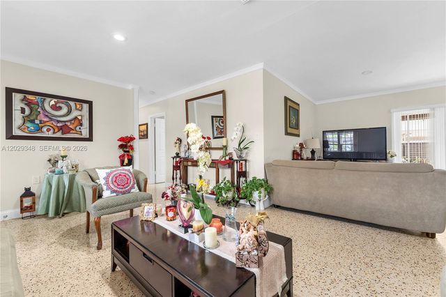884 W 72nd Pl, Hialeah, FL 33014