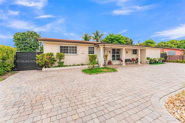 884 W 72nd Pl, Hialeah, FL 33014