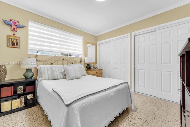 884 W 72nd Pl, Hialeah, FL 33014