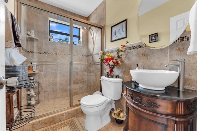 884 W 72nd Pl, Hialeah, FL 33014