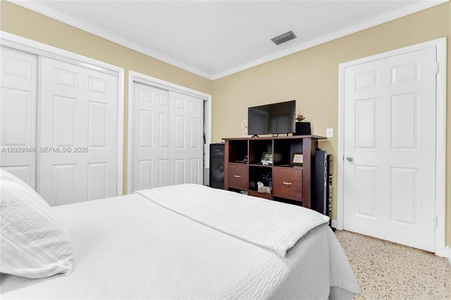 884 W 72nd Pl, Hialeah, FL 33014