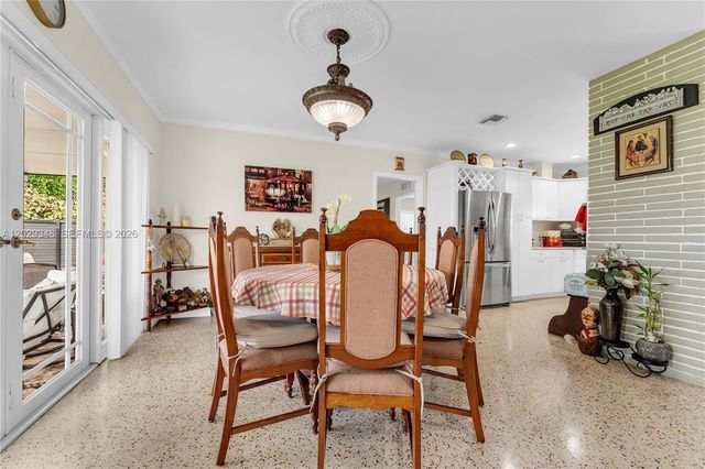 884 W 72nd Pl, Hialeah, FL 33014