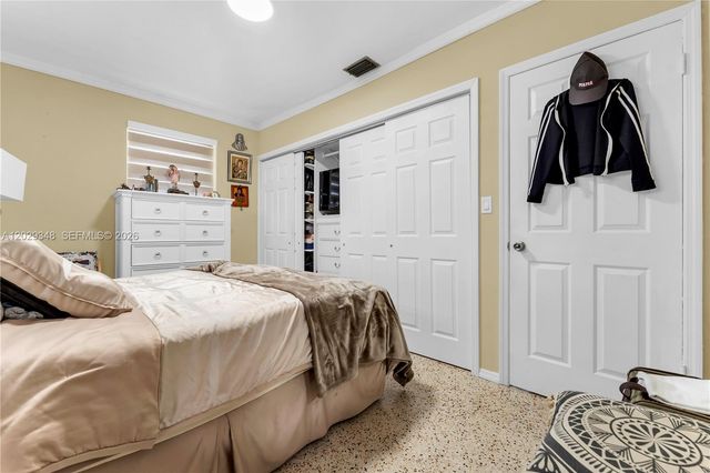 884 W 72nd Pl, Hialeah, FL 33014