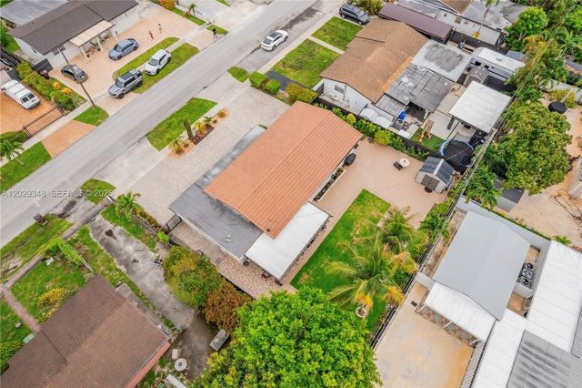 884 W 72nd Pl, Hialeah, FL 33014