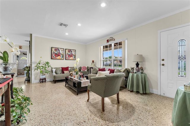 884 W 72nd Pl, Hialeah, FL 33014