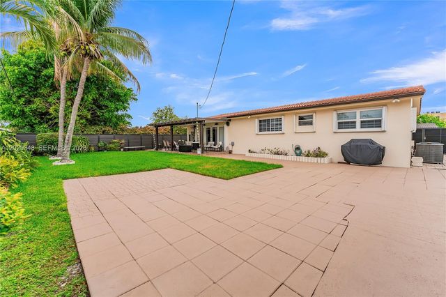 884 W 72nd Pl, Hialeah, FL 33014