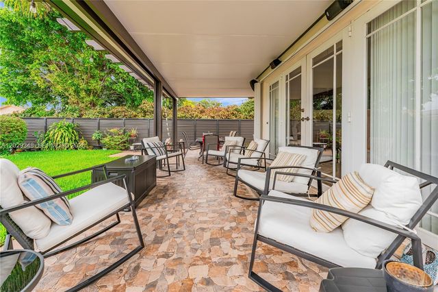 884 W 72nd Pl, Hialeah, FL 33014
