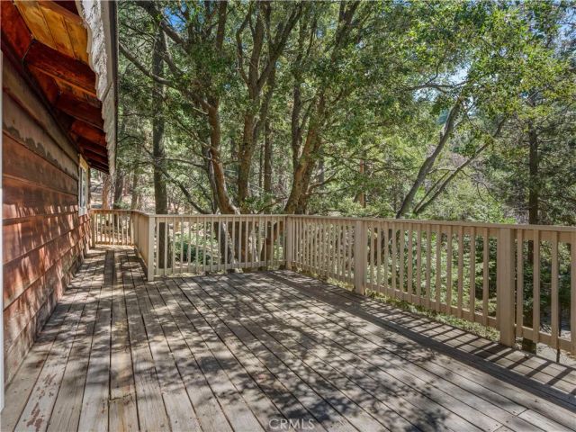 1155 Chateau Dr, Crestline, CA 92325