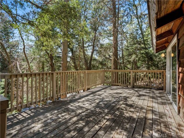 1155 Chateau Dr, Crestline, CA 92325