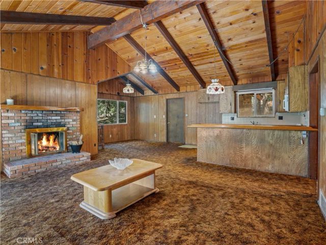 1155 Chateau Dr, Crestline, CA 92325