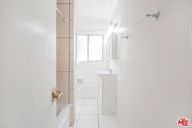 3370 W 83rd Street, Inglewood, CA 90305