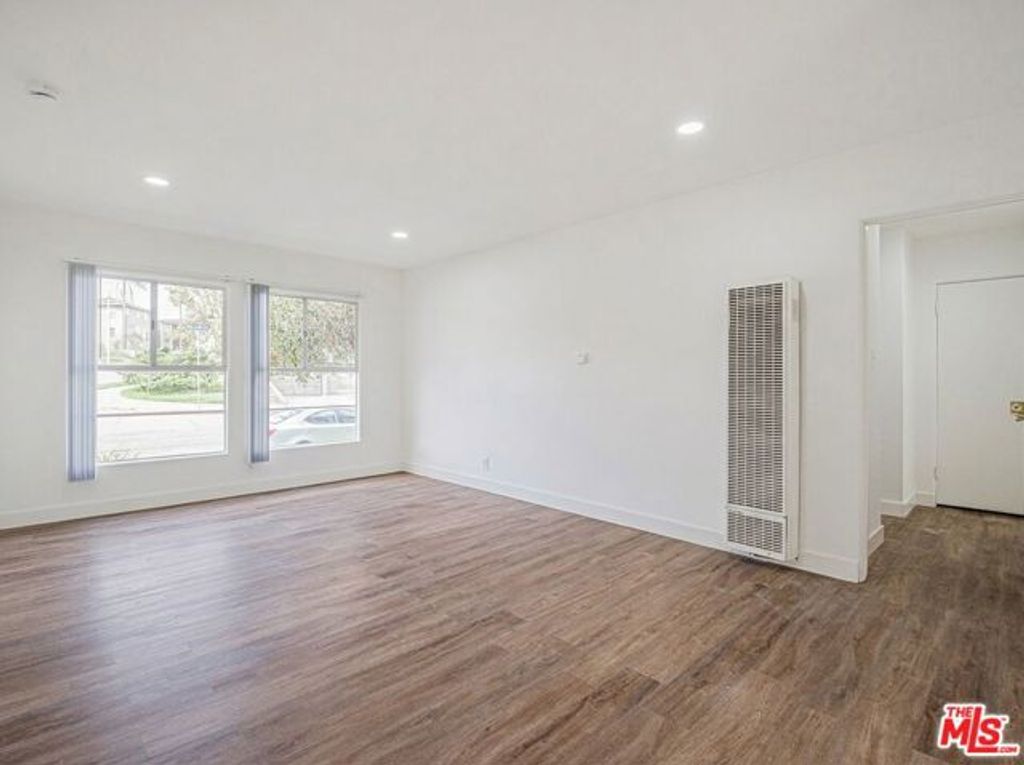 3370 W 83rd Street, Inglewood, CA 90305