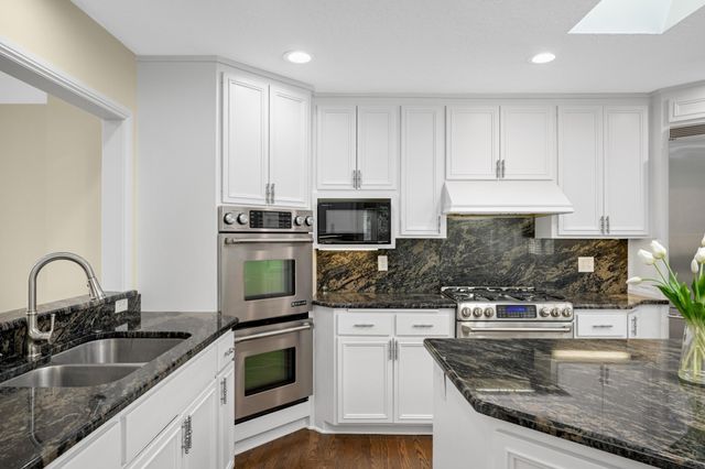 7798 Lochmere Terrace, Edina, MN 55439