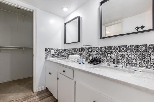 5881 Preston View Boulevard 215, Dallas, TX 75240