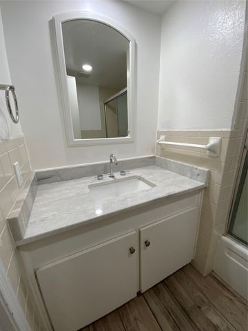 5881 Preston View Boulevard 215, Dallas, TX 75240