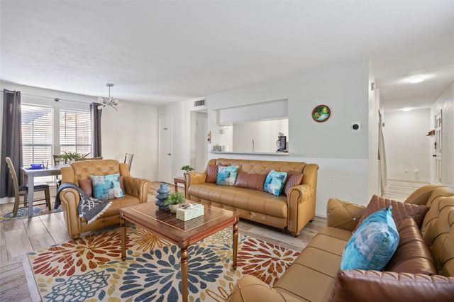 5881 Preston View Boulevard 215, Dallas, TX 75240