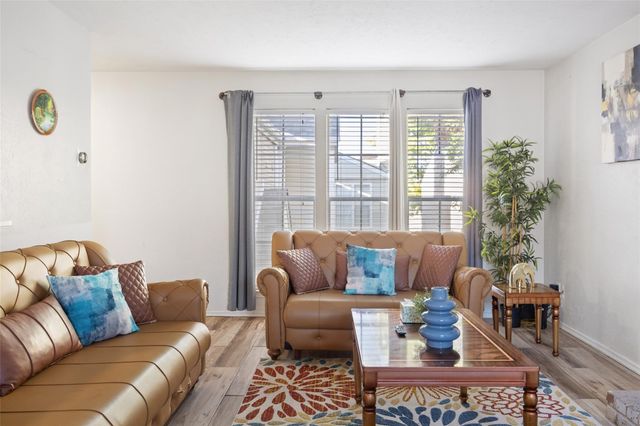 5881 Preston View Boulevard 215, Dallas, TX 75240