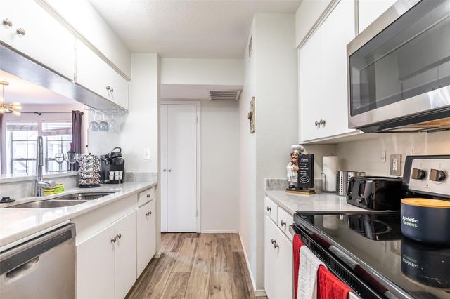 5881 Preston View Boulevard 215, Dallas, TX 75240