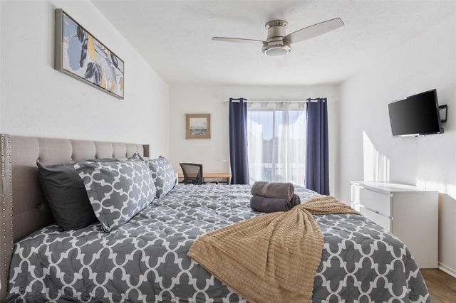 5881 Preston View Boulevard 215, Dallas, TX 75240