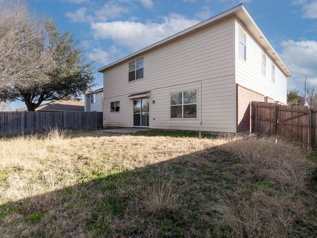 4901 Thorn Hollow Drive, Fort Worth, TX 76244