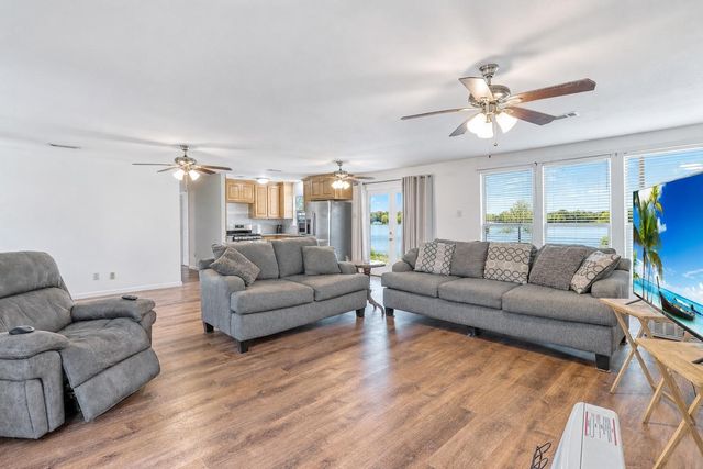 118 Willow Oak Drive, Trinity, TX 75862