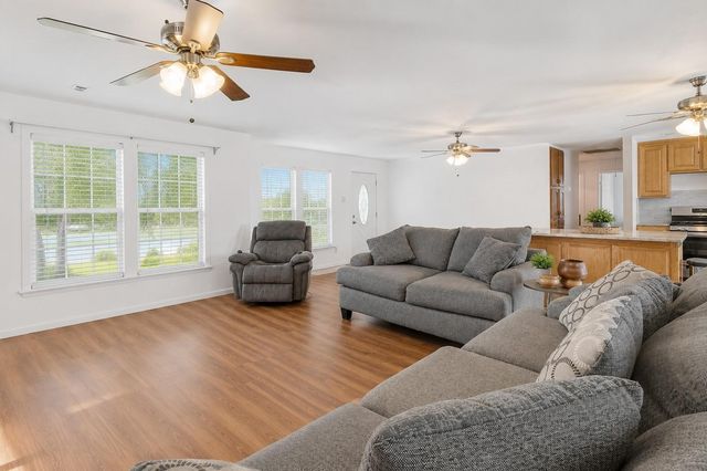 118 Willow Oak Drive, Trinity, TX 75862