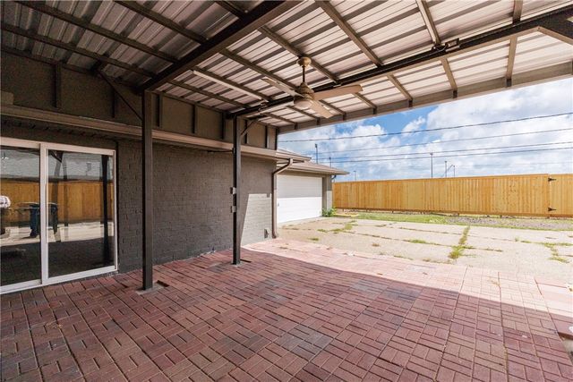 6702 Sahara Dr, Corpus Christi, TX 78412