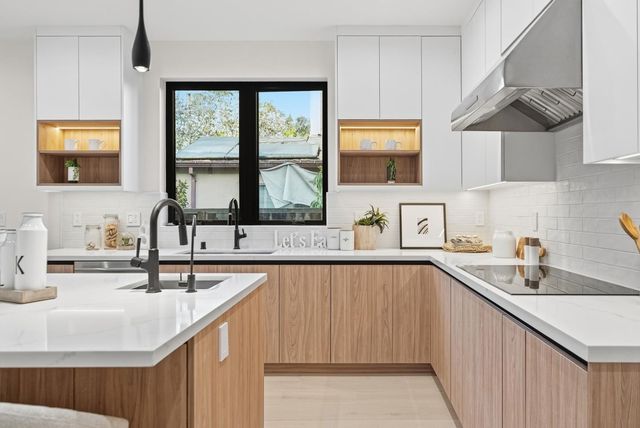 488 Oak Court, Menlo Park, CA 94025