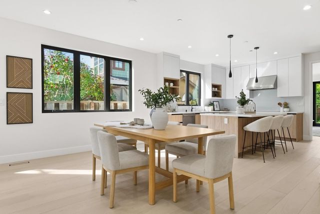 488 Oak Court, Menlo Park, CA 94025