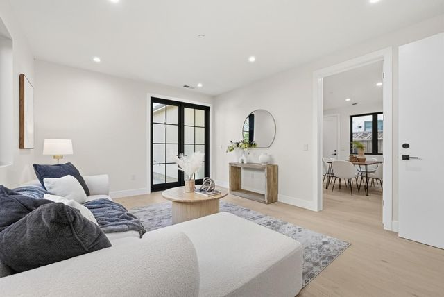 488 Oak Court, Menlo Park, CA 94025