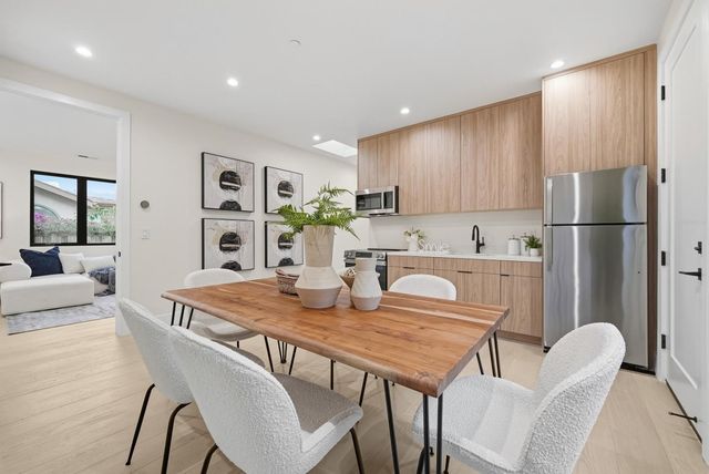 488 Oak Court, Menlo Park, CA 94025