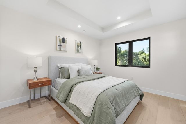 488 Oak Court, Menlo Park, CA 94025