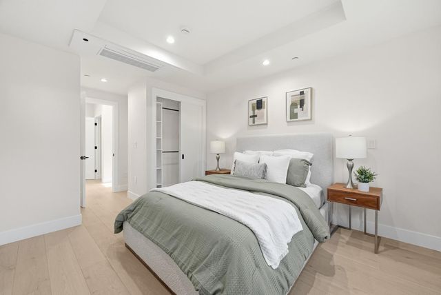 488 Oak Court, Menlo Park, CA 94025